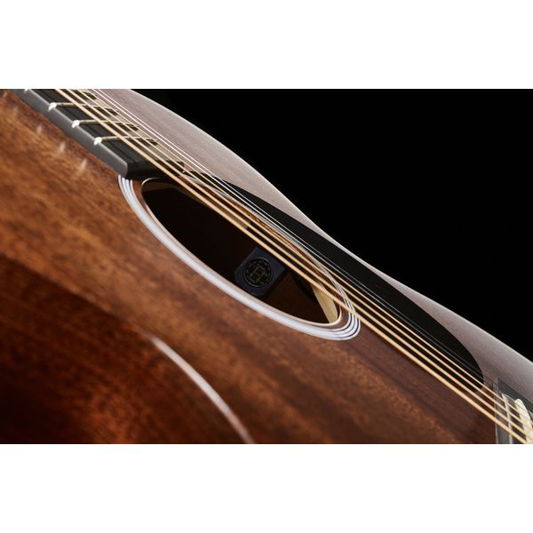 Martin Guitars 000-10E