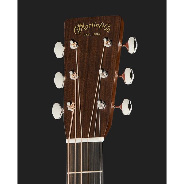 Martin Guitars D-28