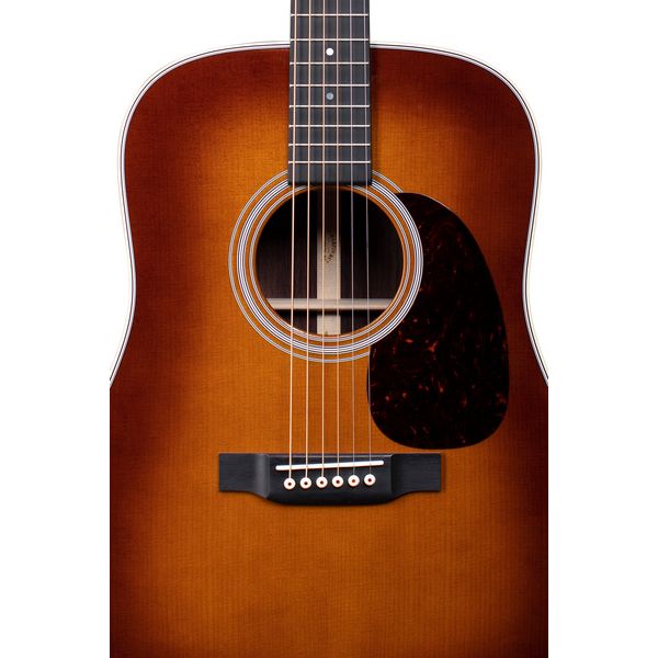 Martin Guitars D-28 Ambertone