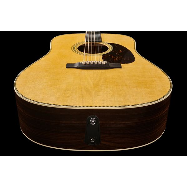 Martin Guitars HD-28E