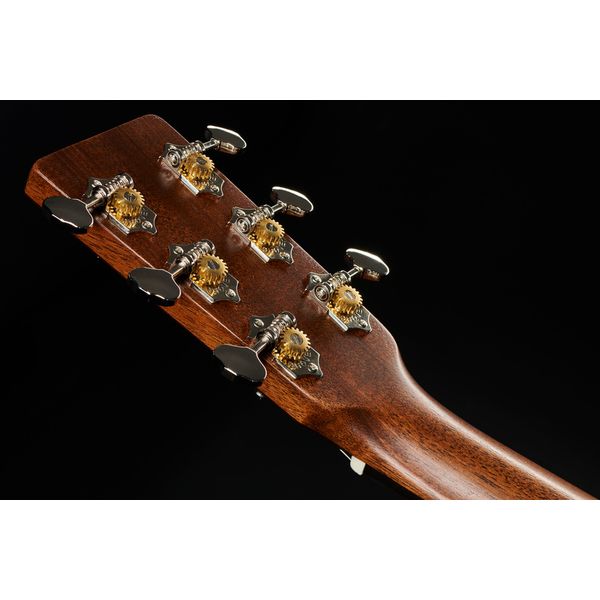 Martin Guitars D-16E-01