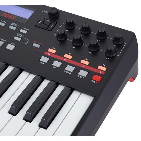 AKAI Professional MPK 225 AIEP3 Bundle