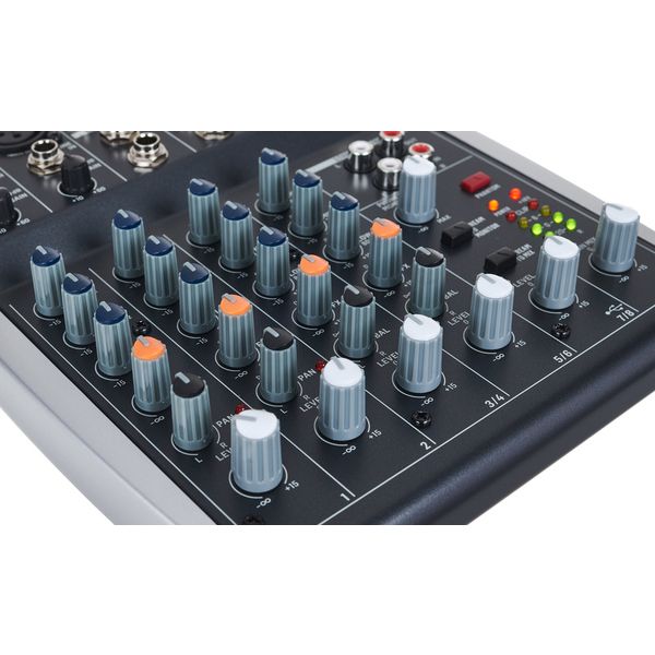  Behringer Xenyx 502S 5-channel Analog Streaming Mixer : Musical  Instruments