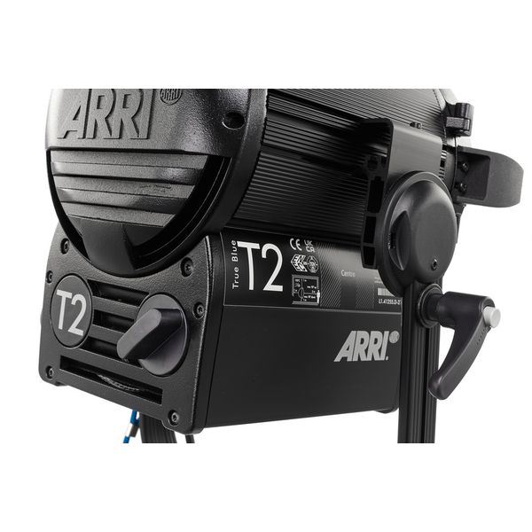 ARRI True Blue T2 Man bk