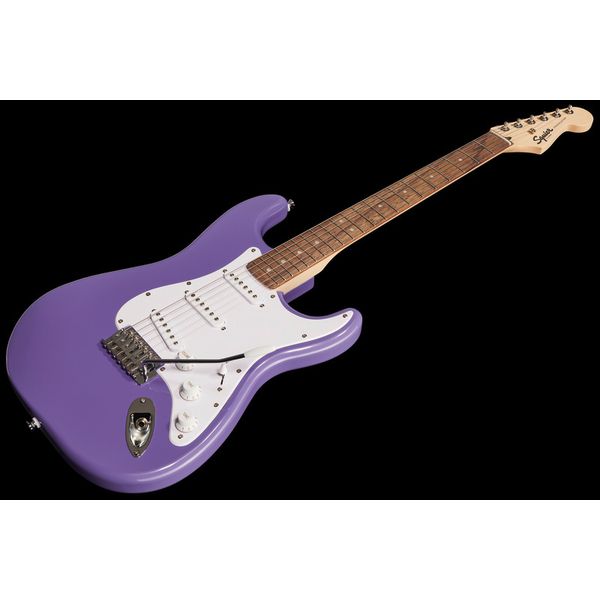 Squier Sonic Strat LRL Ultravi Bundle