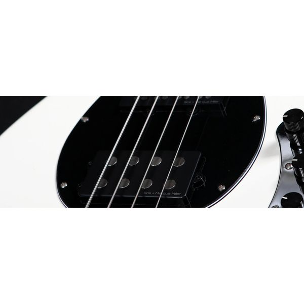 Marcus Miller Z7-4 Antique White