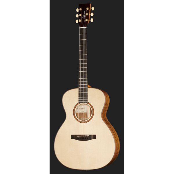 Lakewood M-18 Eigenart