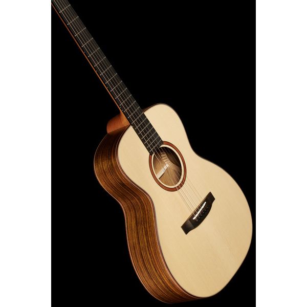 Lakewood M-18 Eigenart