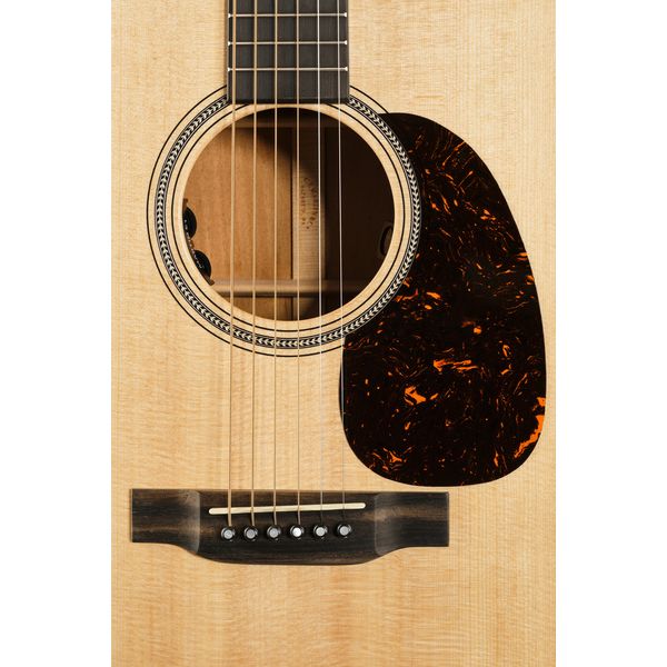 Martin Guitar D-16E-02 2024