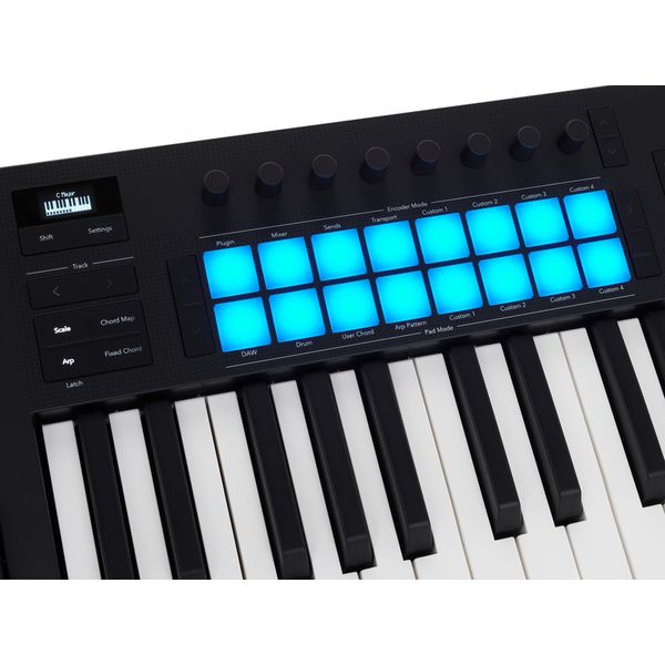 Novation Launchkey 25 MK4