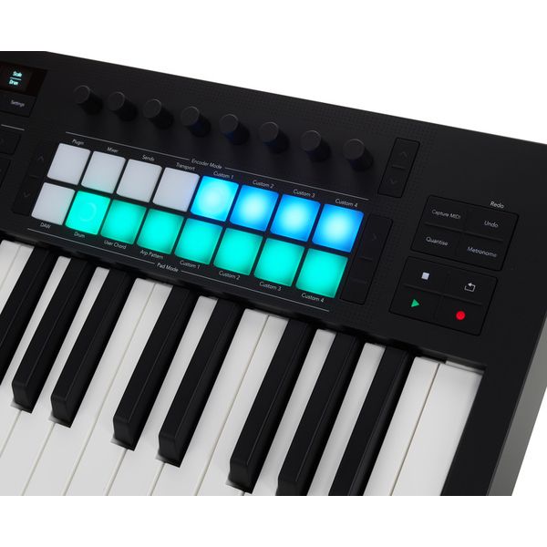 Novation Launchkey 25 MK4