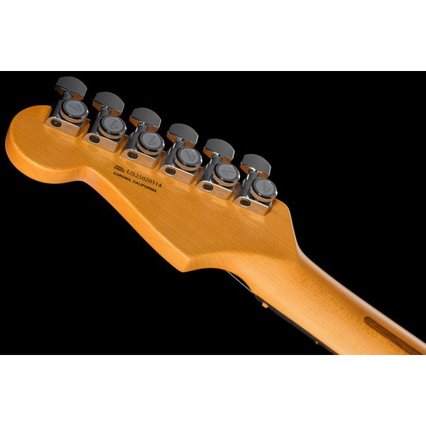 Fender Am Ultra II Strat HSS EB UBST