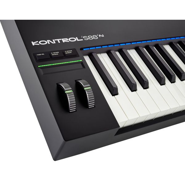 Native Instruments Kontrol S88 MK3 Komplete 15