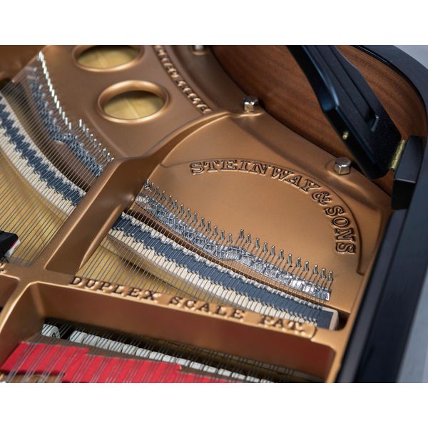 Steinway & Sons O-180