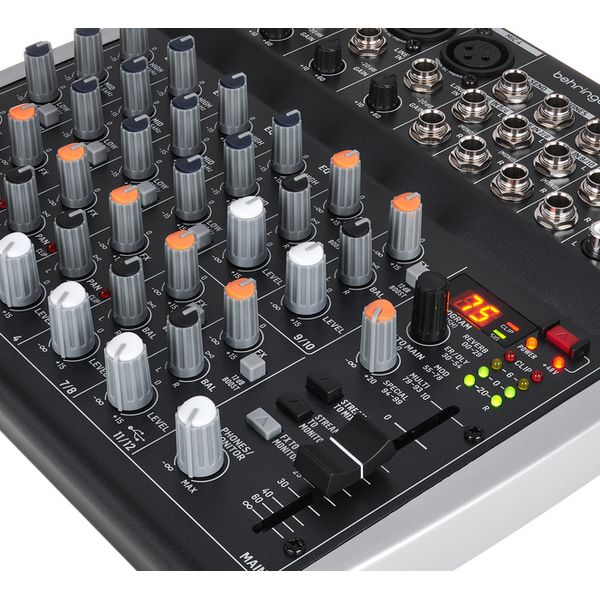 Behringer Xenyx 1202SFX Case Bundle