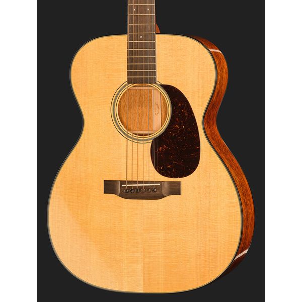Martin Guitar 00018