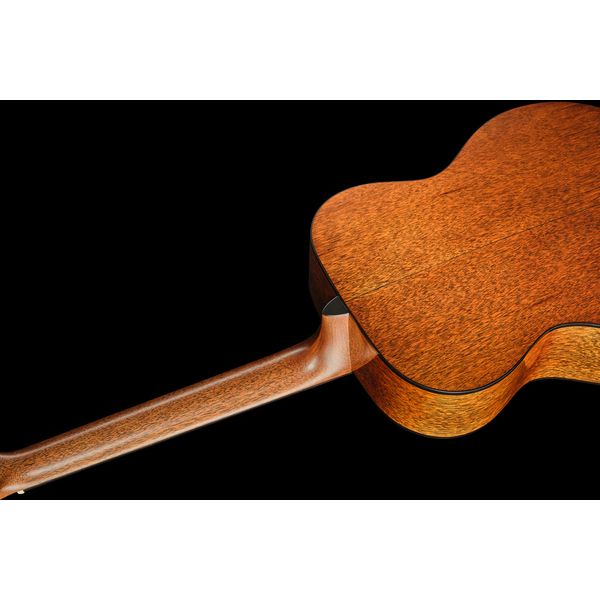 Martin Guitar 00018