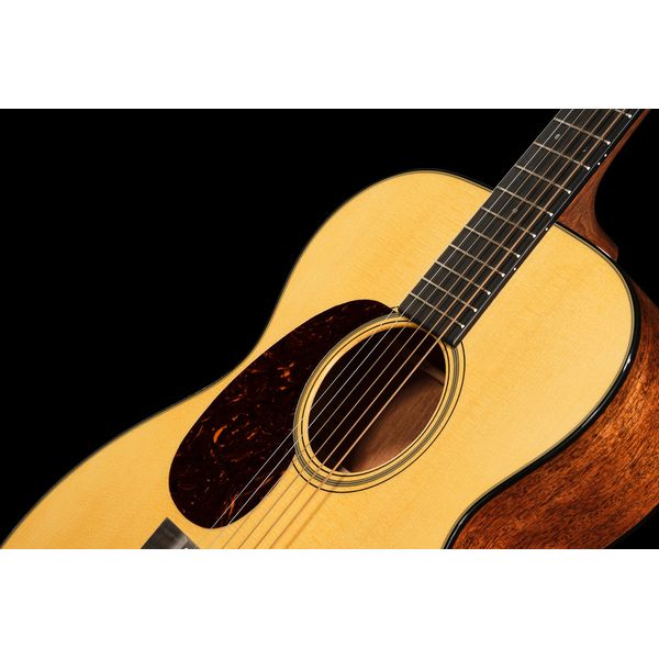 Martin Guitar 00018 LH