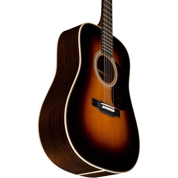 Martin Guitar HD28 Sunburst