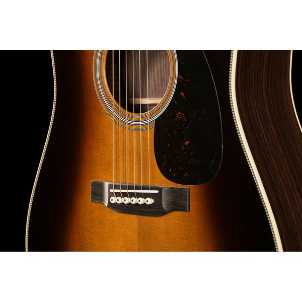 Martin Guitar HD28 Sunburst