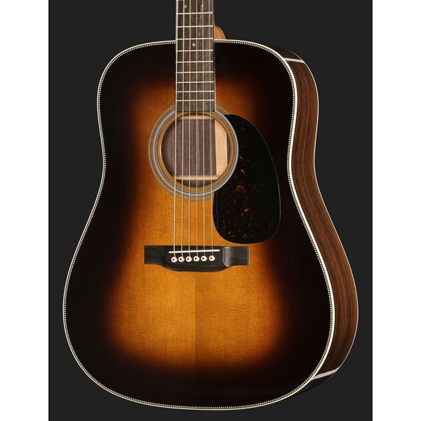 Martin Guitar HD28 Sunburst