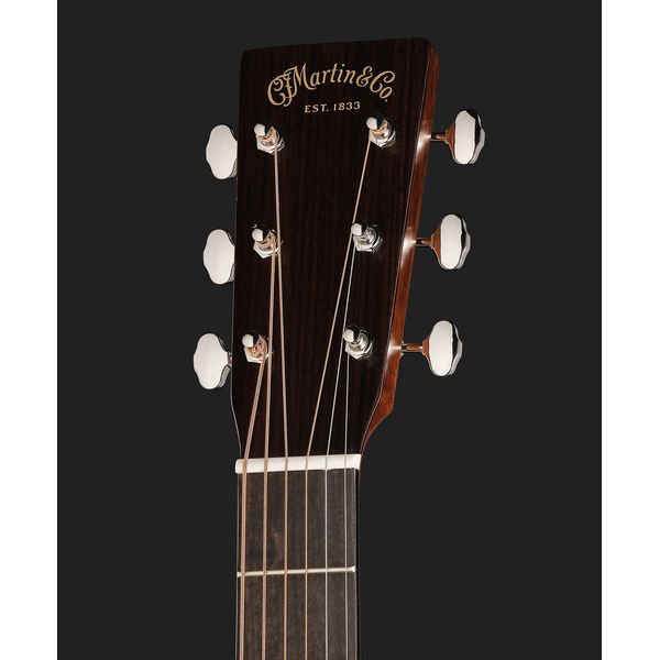 Martin Guitar D18