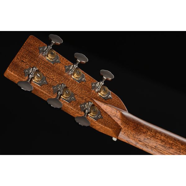 Martin Guitar HD28 Ambertone