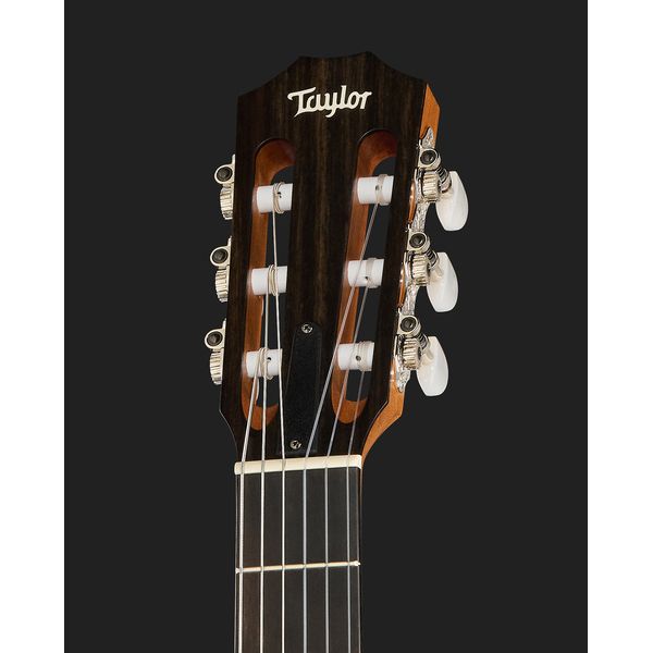 Taylor 212ce-N Plus