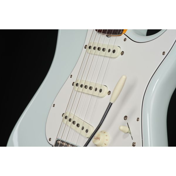 Fender AV II 65 Strat RW SNB