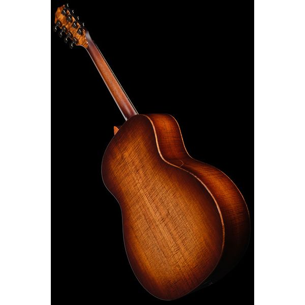 Taylor Custom #44: C24ce 8-String Bar