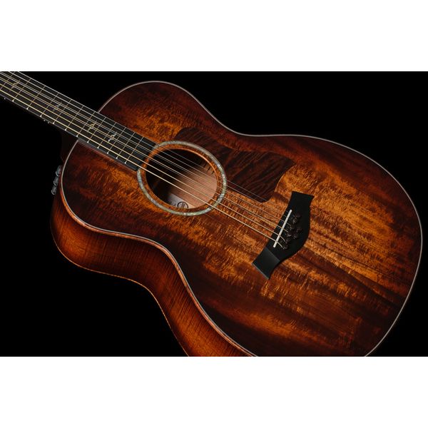 Taylor Custom #44: C24ce 8-String Bar