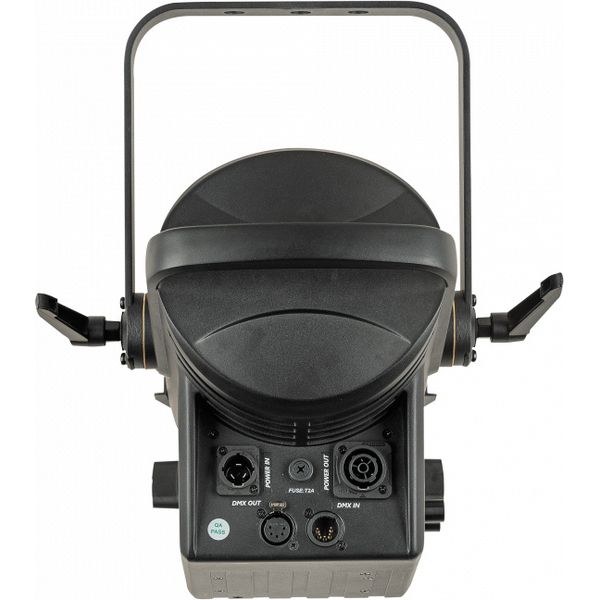 Showtec Performer 1500 Fresnel Q6