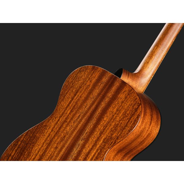 Breedlove Discovery S Concert