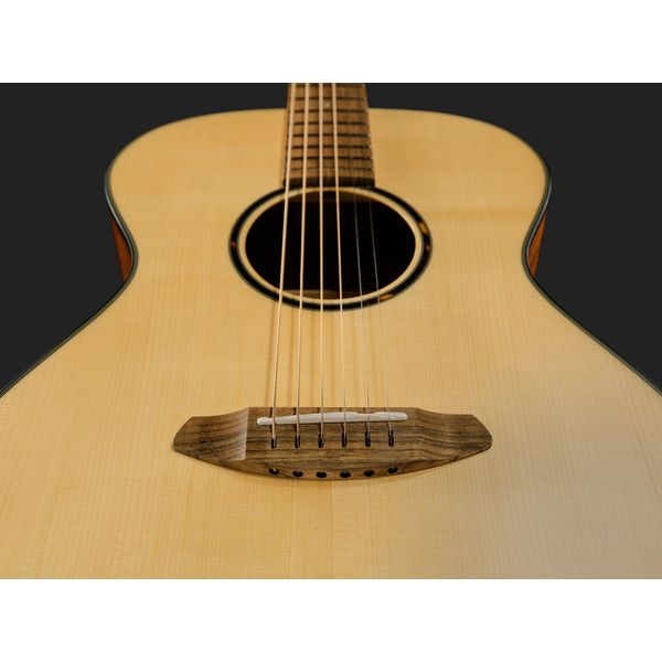 Breedlove Discovery S Concert