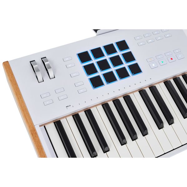 Arturia KeyLab 88 mk3 White