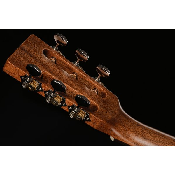 Martin Guitar C.F. Martin IV Custom Shop 00