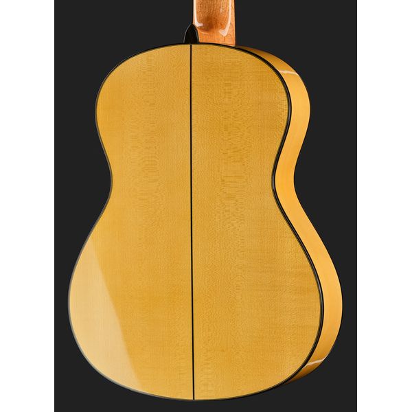 Alhambra Green Sustain Flamenco w/Bag