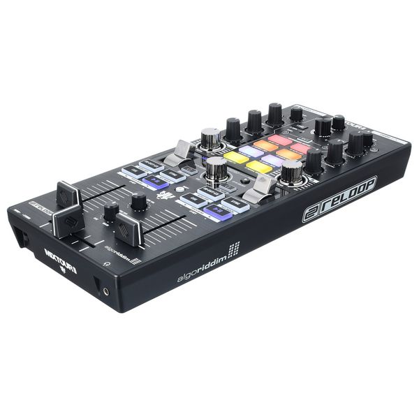 Reloop Mixtour Pro Stand Bundle