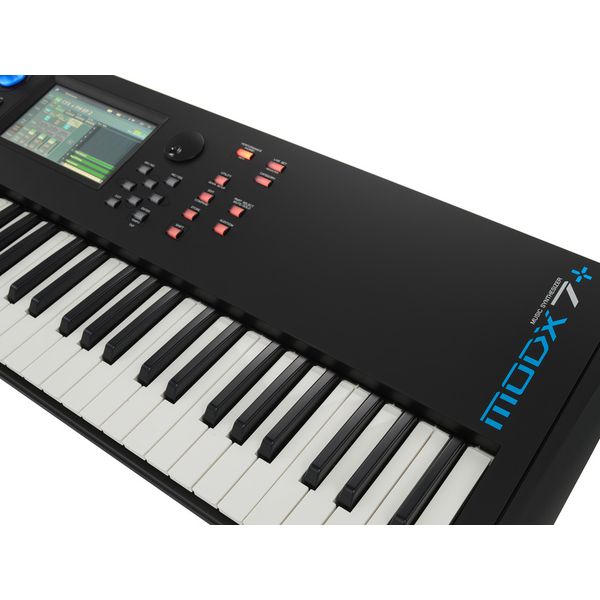 Yamaha MODX7+ Bag Bundle
