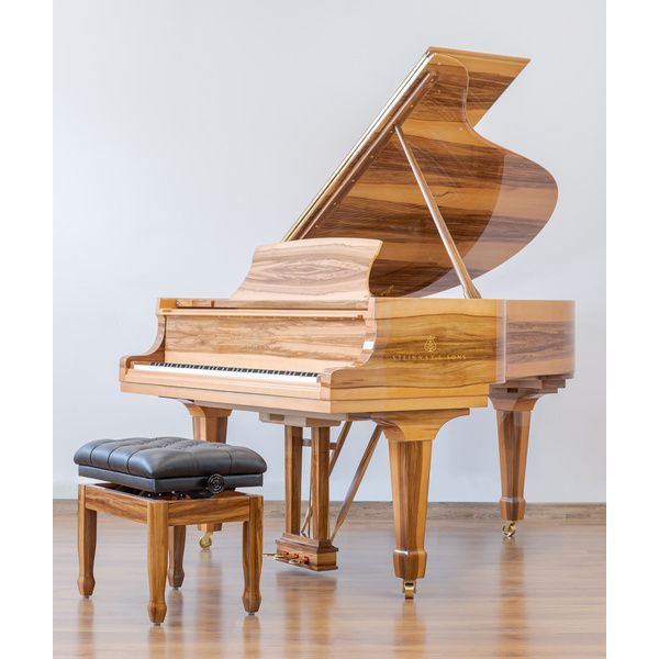 Steinway & Sons O-180 Amberwood