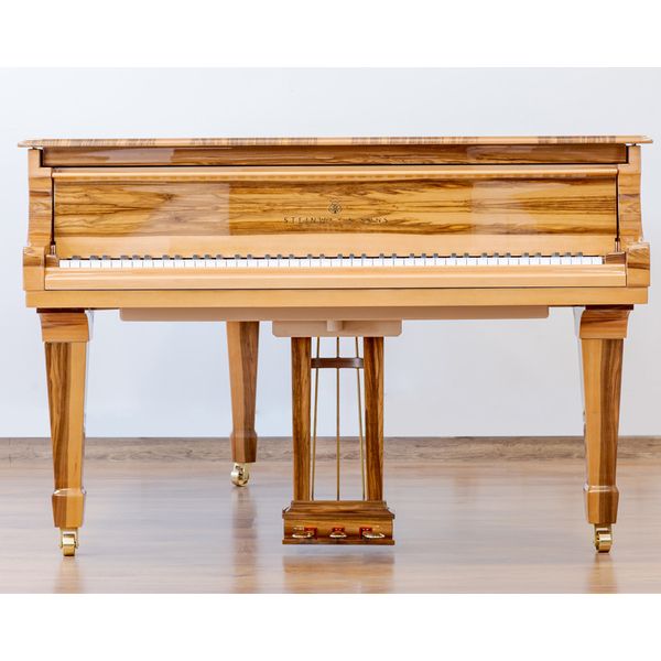 Steinway & Sons O-180 Amberwood