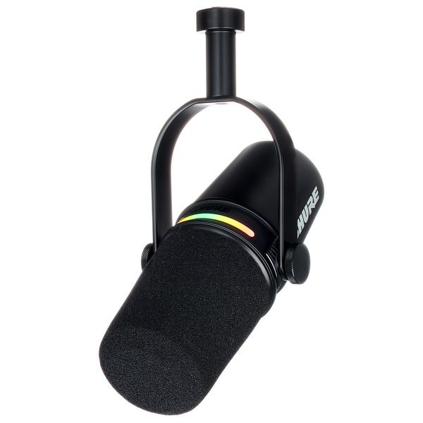Shure MV7 Plus Broadcast Arm Bundle