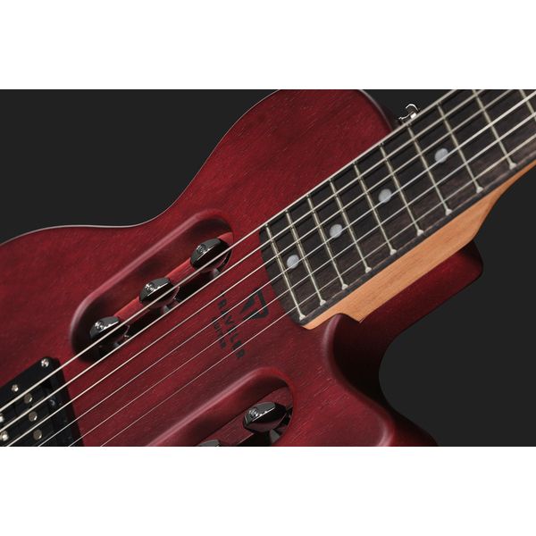 Traveler Guitar EG-1 Studio Red Satin