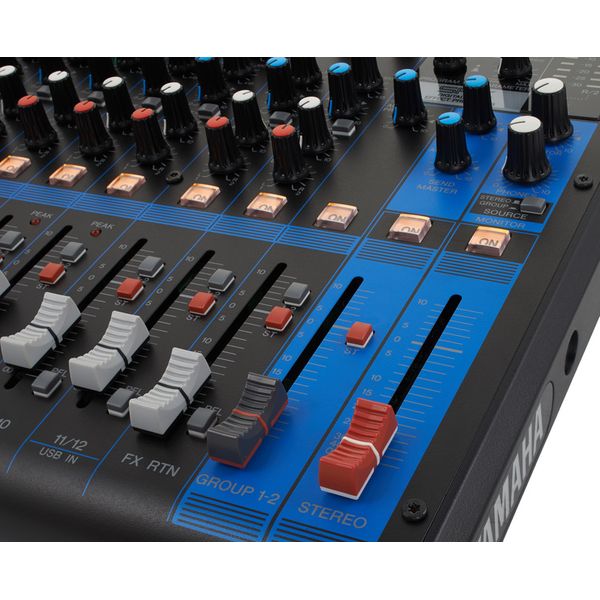 Yamaha MG12 XU Case Bundle