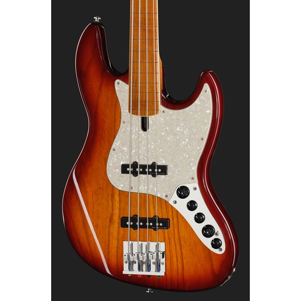 Marcus Miller V8-4 TS FL