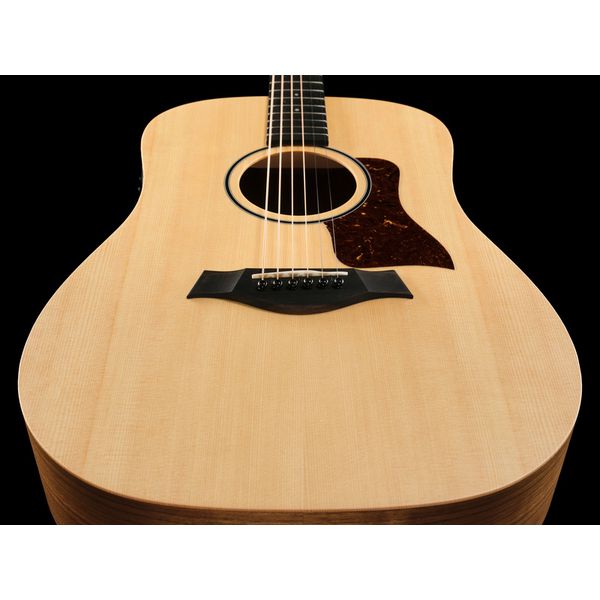 Taylor BBTe Walnut