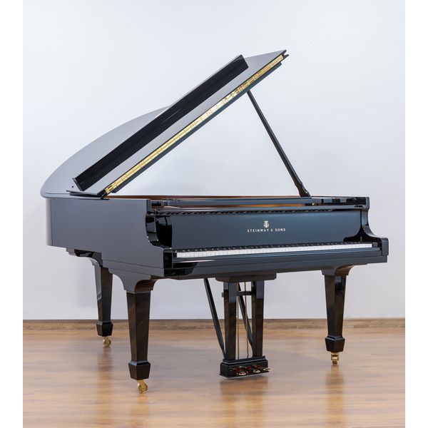 Steinway & Sons O-180 used