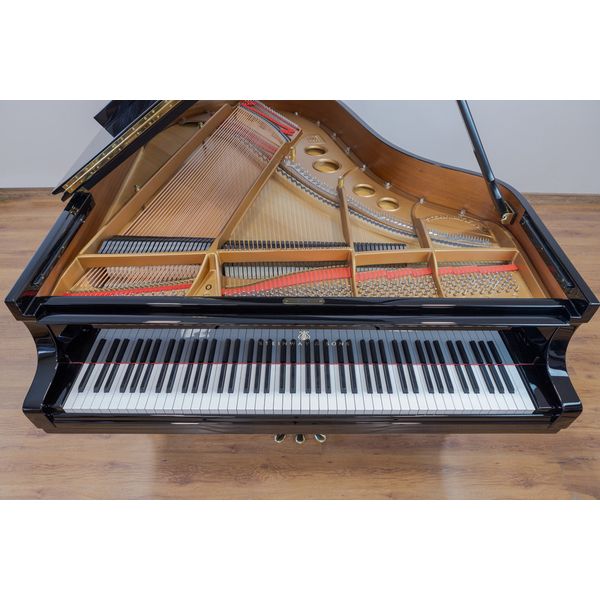 Steinway & Sons O-180 used