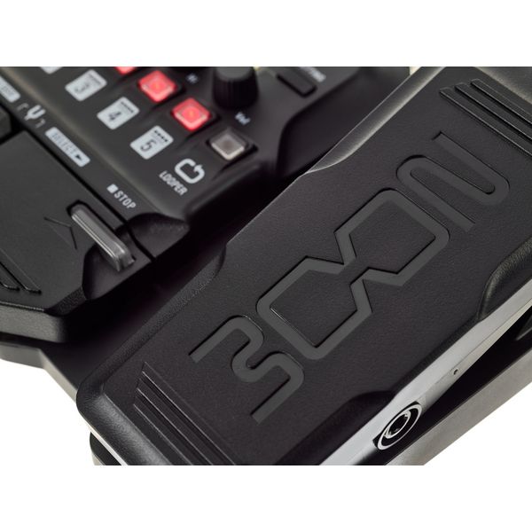 Zoom G1X Four + Cab Bundle