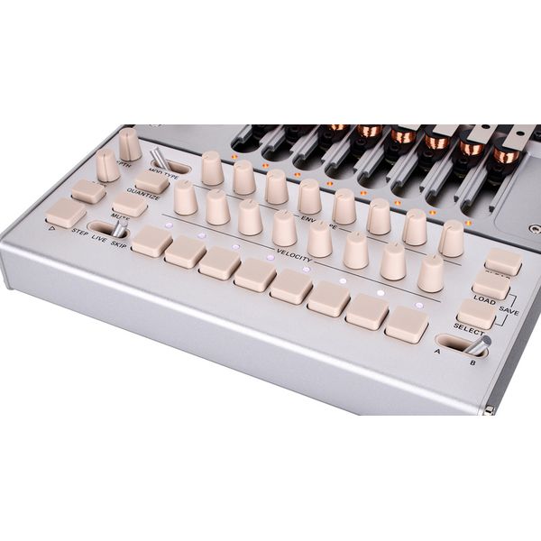 Korg Phase8